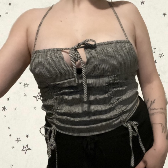 Current Mood gingham strappy top 🧺 - Picture 2 of 3